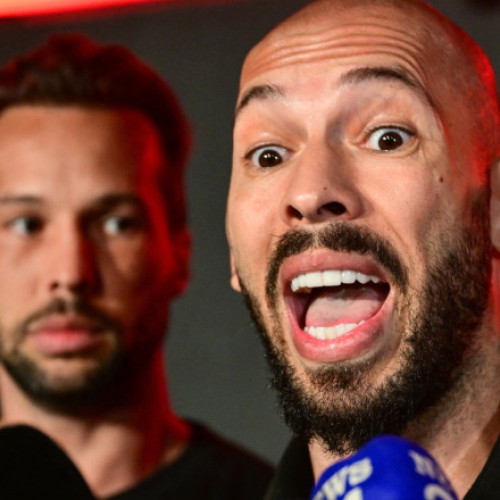 Andrew Tate a primit un &quot;pașaport de aur&quot; din Vanuatu, în luna în care a fost arestat în România. Potrivit digi24.ro, influentul în vârstă de 38 de ani ar fi obținut cetățenia printr-un program de investiții care permite cetățenilor să cumpere această cetățenie pentru 130.000 de dolari. Conform Organizației pentru Investigații despre Criminalitate Organizată și Corupție (OCCRP) și Intelligence Online, pasaportul a fost emis în decembrie 2022, în același timp cu arestarea sa în România pentru acuzații grave precum trafic de persoane, viol și constituire a unui grup infracțional organizat.