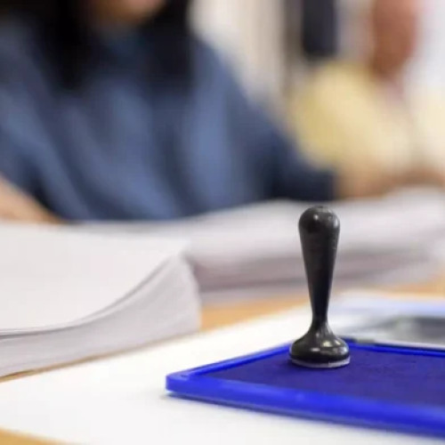 AUR conduce în intențiile de vot pentru alegerile parlamentare, având un avantaj semnificativ față de celelalte formațiuni politice, conform Barometrului Informat.ro - INSCOP Research, citat de jurnaldevrancea.ro. Potrivit sondajului realizat în perioada 26-30 mai 2025, aproape 32,2% dintre români declară că ar vota cu partidul condus de George Simion.