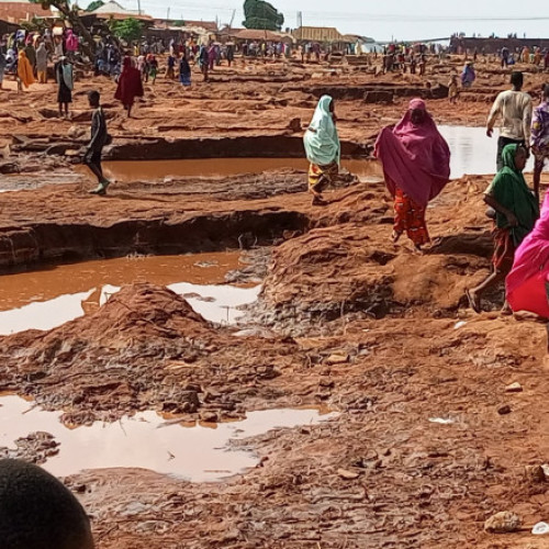 Bilantul inundatiilor din Nigeria a depasit 200 de morti, dupa ploile torentiale din saptamana trecuta, anunta marti coordonatorul pentru actiuni umanitare din statul Niger, relateaza digi24.ro. Potrivit acestuia, sute de persoane sunt in continuare date disparute, iar echipele de salvare continua sa caute victimele, chiar daca numarul exact al deceselor nu poate fi stabilit cu precizie.