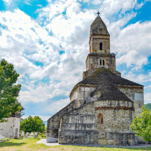 Traseul "Legenda și piatra" promovează monumentele medievale din Tara Hategului