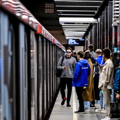 Majoritatea cetățenilor ruși susțin negocierile de pace pentru Ucraina, conform unui sondaj recent publicat de centrul independent Levada. Potrivit sursei digi24.ro, această opinie a fost exprimată pentru prima dată de la începutul invaziei la scară largă, notează Kiev Independent.