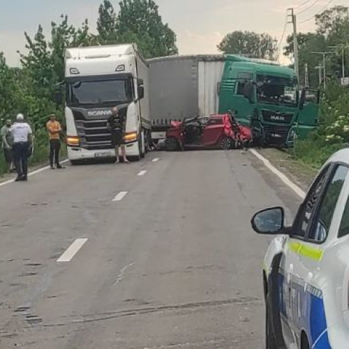 Accident pe DN11 între Lunca Calnicului și Harman, traficul blocat
