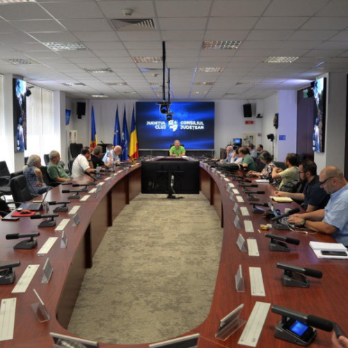 Presedintele Consiliului Judetean Cluj, Alin Tise, a adresat un mesaj public de apreciere pentru presa locala, dupa o conferinta de presa pe care o considera deosebita. Potrivit stiridecluj.ro, Tise afirma ca evenimentul a fost marcat de caldura, sinceritate si un dialog autentic. El mentioneaza ca a trait &quot;ceva rar&quot;, o intalnire unde focusul nu a fost doar pe informatii, ci si pe oameni.