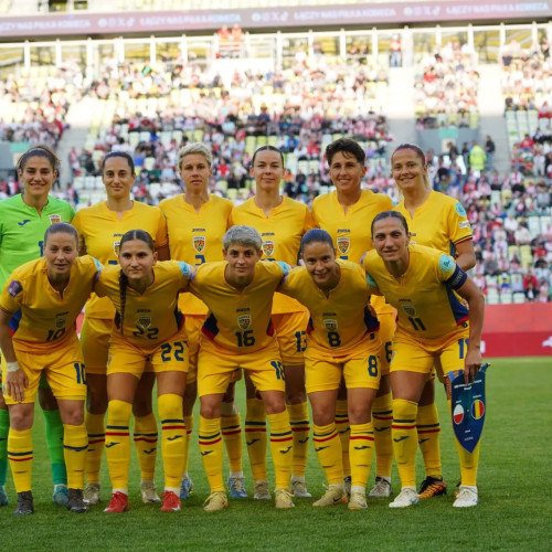 Echipa națională de fotbal feminin a României, inclusiv jucătoarea dambovițeană Andreea Paraluta, a avut o seară nefastă marți, fiind învinsă clar de Polonia. Potrivit site-ului damboviteanul.com, meciul din Liga B, din Liga Națiunilor, s-a disputat pe stadionul "Polsat Plus Arena" din Gdansk, unde polonezele s-au impus cu scorul de 3-0.