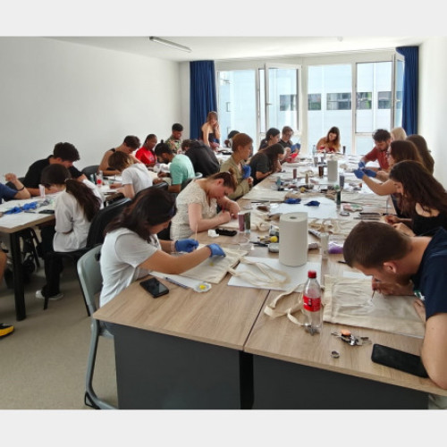 Tineri din șase țări participă la un atelier inedit la Universitatea din Oradea