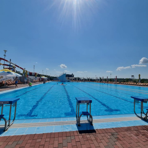 Se deschide piscina exterioară de la Cornisa-Botoșani