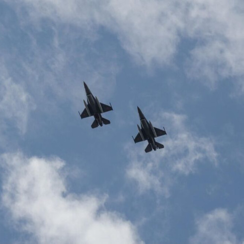 România continuă să-și întărească capabilitățile aeriene prin zboruri de antrenament și achiziții importante, potrivit statului major al Forțelor Aeriene Române, citează timponline.ro.