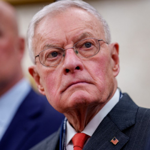 Riscul escaladării conflictului din Ucraina a crescut semnificativ, atrage atenția Keith Kellogg, trimisul special al președintelui Donald Trump pentru Ucraina, potrivit digi24.ro. Acesta a declarat că lovirea de către Ucraina a unor drone ce au vizat bombardiere cu focoase nucleare în mai multe baze din Rusia a crescut nivelul de pericol, relatează Reuters. Ucraina a anunțat că a atacat aerodromuri din Siberia și din nordul Rusiei în weekend, vizând ținte aflate la până la 4.300 km de front.