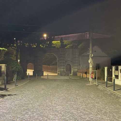 Poarta I a cetății Alba Carolina, în întuneric de peste o lună, afectează sezonul turistic