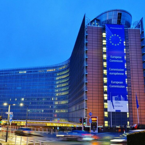 Comisia Europeană avertizează România cu privire la deficitul bugetar excesiv