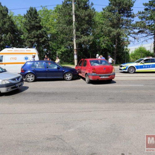 Accident rutier în municipiul, două persoane rănite