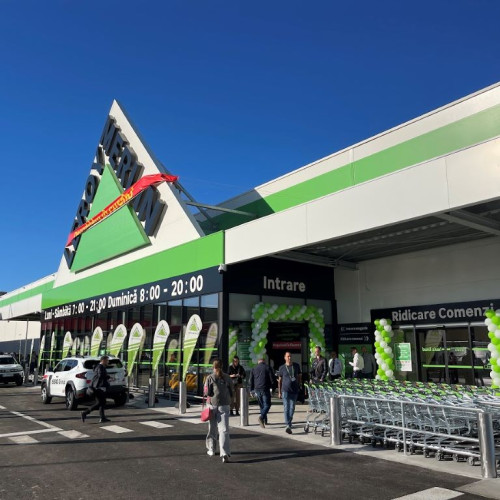 Leroy Merlin își extinde prezența în Iași cu un nou magazin în Păcurari, programat să fie deschis pe 18 iunie. Potrivit ziaruldeiasi.ro, noua unitate se află în cadrul ansamblului comercial Mall Moldova și reprezintă al doilea magazin din oraș și al 23-lea în țară.