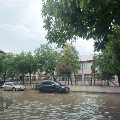 Focșani, afectat de ploi puternice și grindină