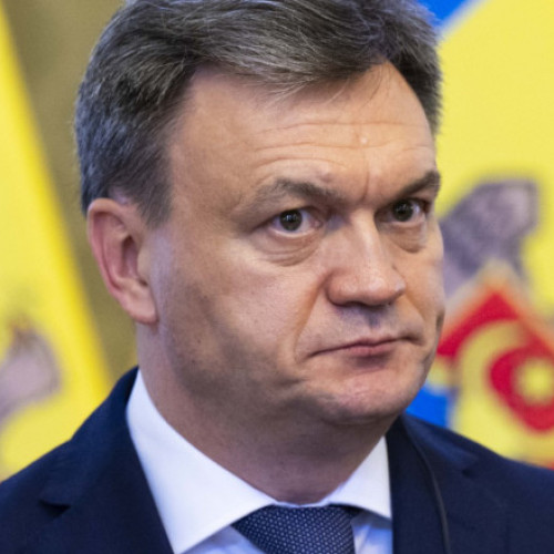 Rusia intenționează să instaleze un guvern favorabil în Chisinău și să aducă 10.000 de soldați în regiunea transnistreană, la frontiera cu Ucraina, a declarat miercuri premierul moldovean Dorin Recean, potrivit digi24.ro. Potrivit lui Recean, Moscova are în prezent un număr redus de militari în Transnistria și nu are în acest moment posibilitatea de a trimite noi trupe în teritoriul separatist, blocat între Ucraina și Republica Moldova.