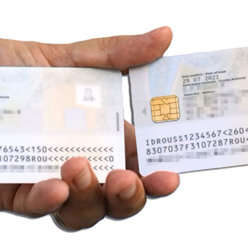 De astăzi, românii își pot obține buletine electronice sau cărți de identitate cu cip, informează mesagerulhunedorean.ro. Cărțile electronice stochează informații personale, cum ar fi nume, prenume, data și locul nașterii, sex, fotografie, amprente digitale, domiciliu și alte date necesare pentru utilizarea în sistemul electronic. Potrivit sursei, documentele vor fi oferite gratuit de la Serviciul de evidență a populației, pe bază de cerere, până în iunie 2026. În total, cinci milioane de cetățeni ar trebui să aibă astfel de acte cu cip.