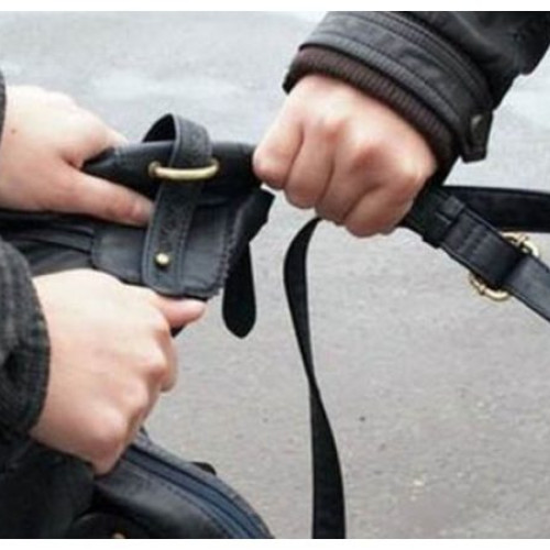 Tânăr de 17 ani, arestat pentru furt și fraudă în Baia Mare