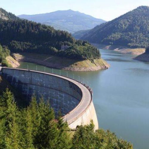 Decizie temporară pentru hidrocentrala Rastolita după suspendarea acordului de mediu de către Curtea de Apel Cluj-Napoca