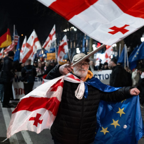 Guvernul georgian va închide centrul de informare despre UE și NATO din Tbilisi, anunță autoritățile, fiind un semnal al deteriorării relațiilor dintre Georgia și Occident. Potrivit site-ului oficial, centrul avea ca scop &quot;implicarea populației în procesele de integrare europeană și euro-atlantică ale Georgiei și obținerea sprijinului lor informat&quot;. Relatările din presa georgiană, citate de digi24.ro, notează că această decizie survine pe fundalul tensiunilor tot mai mari cu Occidentul, dar și ca urmare a celor mai recente evenimente din țară.