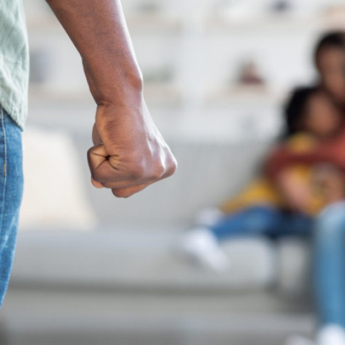 Camera Deputaților a adoptat, miercuri, o lege menită să combată violența, numită „România fără violență”, conform digi24.ro. Potrivit notează sursa menționată, proiectul de lege aduce modificări și completări la mai multe acte normative, printre care Codul penal și Legea nr. 26/2024 privind ordinul de protecție. Scopul principal este să ofere autorităților instrumentele necesare pentru combaterea violenței sub toate formele sale.