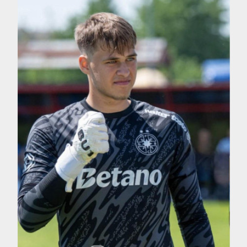 Matei Popa, fiul fostului internațional Marius Popa, a devenit campion național cu echipa FCSB. Potrivit crisana.ro, portarul a contribuit la performanța echipei în Liga de Tineret, unde FCSB a obținut titlul după un sezon în care a suferit doar două înfrângeri. Cu 50 de puncte, elevii lui Mihai Pintilii s-au impus în fața echipei Farul Constanța, care a adunat 42 de puncte și se află pe locul al doilea.