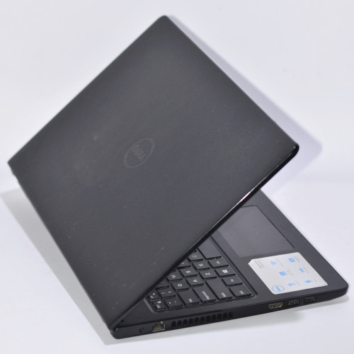 Tânăr din Bacău cercetat pentru delapidare și fraudă, plasat sub control judiciar