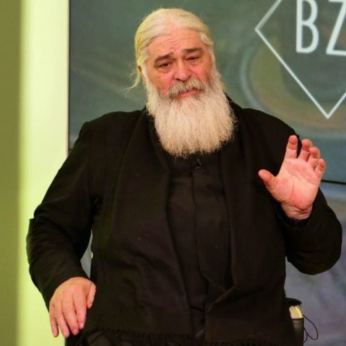 Scandal în biserica din Suceava după decizia de decorare a unui preot controversat