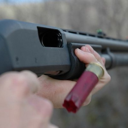 Doi bărbați din Icușești, judetul Neamț, reținuți după incidente cu focuri de armă