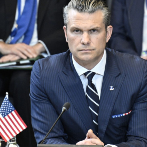 Aliatul NATO nu se poate baza doar pe Statele Unite pentru apărare, a spus secretarul american al apărării, Pete Hegseth. Potrivit publicației Politico, el a explicat că mesajul Washingtonului este clar: „Este vorba de descurajare și pace prin forță, dar fără a depinde doar de SUA.” Hegseth a declarat reporterilor înainte de reuniunea miniștrilor apărării NATO de la Bruxelles că „nu poate fi și nu va fi dependenta de America. Nu poate fi doar despre capacitățile SUA.”
