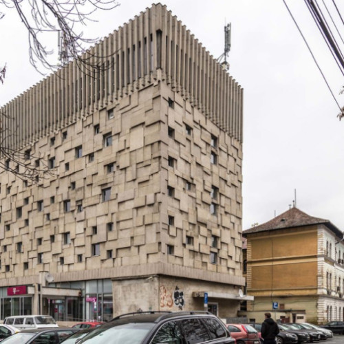 Palatul Telefoanelor din Cluj-Napoca, recent scos în evidență, a fost declarat oficial monument istoric în 2020, conform unui ordin emis de Ministerul Culturii și publicat de Media9. Potrivit acestui document, clădirea situată pe strada Postei nr. 2 face parte din categoria monumentelor de arhitectură, grupa B, cu codul CJ-II-m-B-21175. Această clasificare îi oferă autorităților locale, inclusiv Primăriei Cluj-Napoca, dreptul de preemptiune, adică prioritate la cumpărare atunci când imobilul este scos la vânzare.