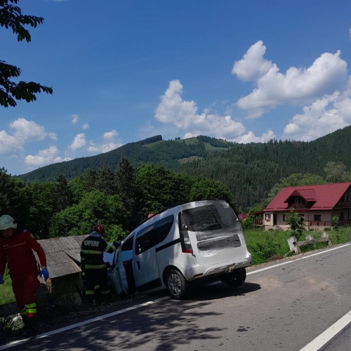 Un salvator din Neamț a intervenit prompt după ce a observat un autoturism ieșit în afara drumului în Poiana Largului, joi, 5 iunie. Potrivit monitorulneamt.ro, capitanul Robert Cucuță, ofițer în cadrul Inspectorției de Prevenire, se întorcea dintr-o misiune când a observat incidentul.