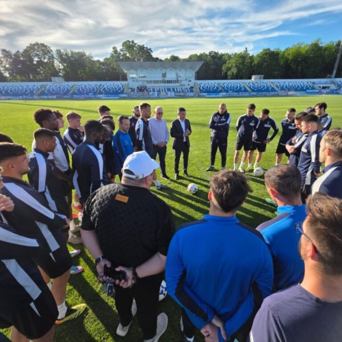 ACSM Politehnica Iași, afectată de retrogradarea din Liga I, a suferit pierderi majore, anunță ziaruldeiasi.ro. Pe lângă problemele financiare cauzate de reducerea drepturilor de televizare cu peste un milion de euro și scăderea sponsorizărilor și a vânzărilor de bilete, echipa și-a pierdut și mare parte din staff-ul tehnic și jucători.