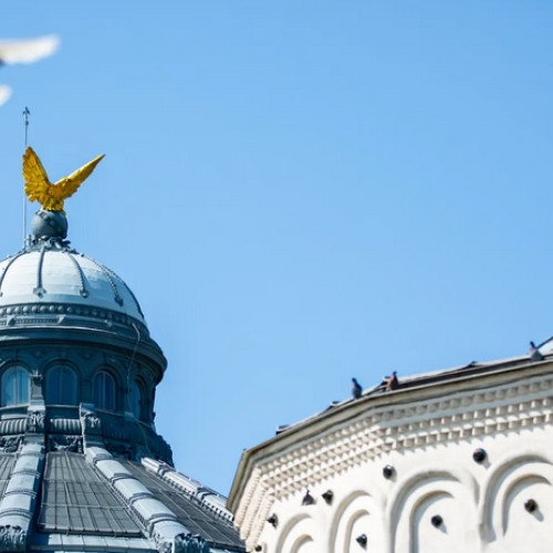 Patriarhia Română și-a exprimat îngrijorarea cu privire la marșul Bucharest Pride, programat pentru sâmbătă, 7 iunie 2025, aproape de marele praznic al Pogorârii Duhului Sfânt, menționeaza emaramures.ro. Într-un comunicat, reprezentanții bisericii condamnă eventuala suprapunere a evenimentului cu această sărbătoare religioasă, pe care o consideră sfântă pentru întreaga creștinătate.