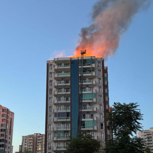 Incendiu la Diyarbakir: trei decese și 17 răniți