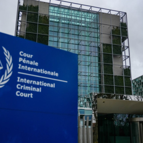 Administratia președintelui Donald Trump a impus joi sancțiuni fără precedent împotriva a patru judecători ai Curții Penale Internaționale, ca răspuns la emiterea unui mandat de arestare pe numele premierului israelian Benjamin Netanyahu și la deschiderea unui caz privind presupuse crime de război comise de trupele americane în Afganistan, potrivit Reuters. Potrivit unei declarații a secretarului de stat american Marco Rubio, citate de News.ro, sanctiunile vizează Solomy Balungi Bossa din Uganda, Luz del Carmen Ibanez Carranza din Peru, Reine Adelaide Sophie Alapini Gansou din Benin și Beti Hohler din Slovenia.