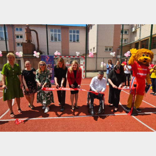 Nou teren sportiv multifunctional la Liceul Tehnologic Special Nr. 1 din Oradea