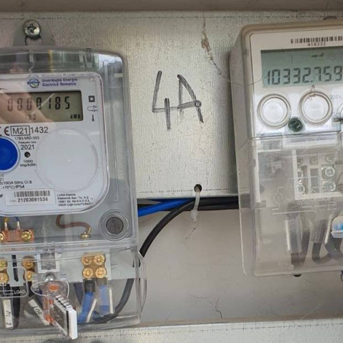 Prețurile la energia electrică pentru consumatori, începând din 1 iulie, se vor modifica semnificativ, potrivit informațiilor publicate de alba24.ro. Clientii Hidroelectrica au primit recent notificări cu noile tarife, care vor fi în vigoare odată cu liberalizarea totală a pieței de energie.