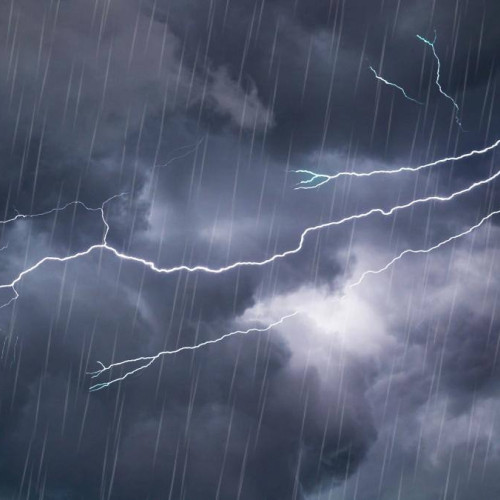 Avertizări meteo de furtuni și caniculă în județele din România