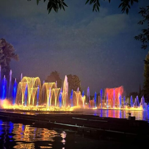Fantaniile arteziene din parcul Alexandru Ioan Cuza vor fi iluminate în turcoaz luni, pentru a marca Ziua Internațională de Conștientizare a Bolii Batten. Potrivit unui comunicat de presă, Primăria Sectorului 3 se alătură acțiunii inițiate de Asociația Rebeca Faith-Hope-Love, menționează newsbucuresti.ro, pentru a atrage atenția asupra dificultăților prin care trec pacienții cu boli rare, precum Batten.
