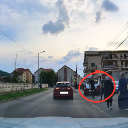 Șofer de taxi provoacă scene neobișnuite în centrul Clujului