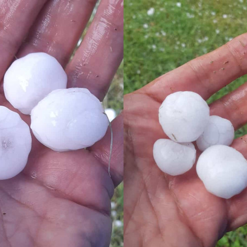 Grindină de mari dimensiuni în zona Blaj