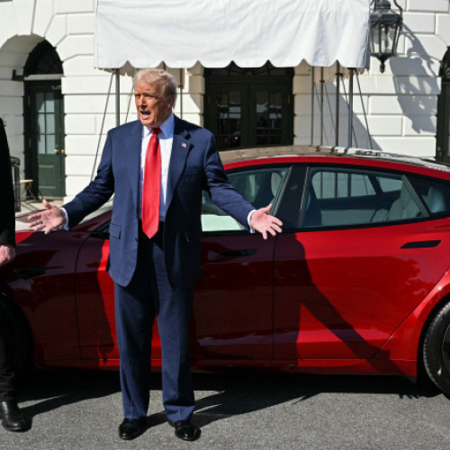 Trump declară că nu mai vrea să vorbească cu Elon Musk și va renunța la Tesla pe care a cumpărat-o