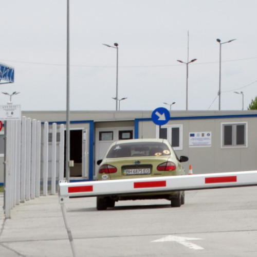 Un nou pod peste Dunăre în regiunea Odesa, care va conecta Ucraina cu România, se află în plan de construcție, potrivit Ukrainskaia Pravda. Potrivit sursei, proiectul face parte dintr-un mare coridor de transport sudic și va lega satul Orlivka din raionul Izmail de orașul românesc Isaccea. Aceasta va fi o componentă importantă a traseului internațional E87, ce leagă Ucraina de România, Bulgaria și Turcia.