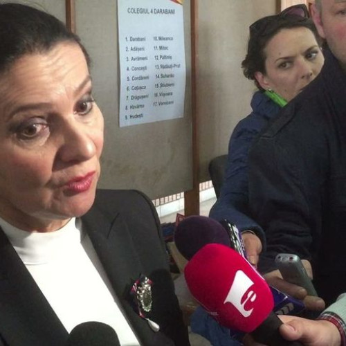 Curtea de Apel Cluj a respins vineri apelul formulat de fosta ministră a Sănătății, Sorina Pintea, și a dispus condamnarea definitivă la 3 ani și 6 luni de închisoare cu executare. Potrivit portalului justiției, decizia vine după ce instanța a confirmat sentința inițială de condamnare, emisă pe 26 aprilie 2024 de Tribunalul Cluj. Sorina Pintea va fi dusă la Penitenciarul Gherla după ce s-a predat poliției, care a venit să execute mandatul de arestare. Conform monitorulbt.ro, avocații au făcut apel, dar acesta a fost respins definitiv.