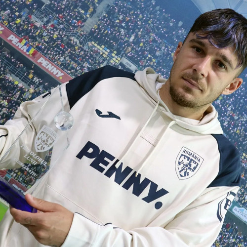 Andrei Ratiu, jucătorul echipei Rayo Vallecano și fundașul dreapta desemnat cel mai bun din La Liga, a fost ales din nou preferatul suporterilor echipei naționale de fotbal a României. Sportivul a câștigat trofeul „tricolorul lunii” pentru luna mai, potrivit informațiilor citate de damboviteanul.com. El a primit peste jumătate din voturile utilizatorilor aplicației Tricolorii, disponibilă pe App Store și Google Play.