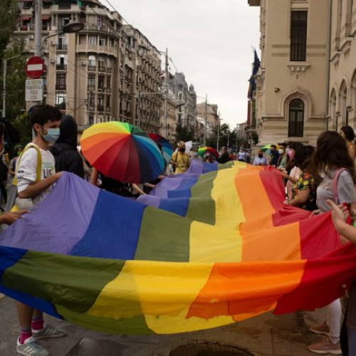 Marsul normalității și ediția aniversară a Bucharest PRIDE, evenimente autorizate, se desfășoară sâmbătă în București