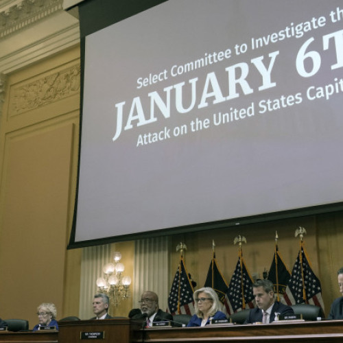 Cinci membri ai grupului extremist american &quot;Proud Boys&quot; solicită Departamentului de Justiție despăgubiri de 100 de milioane de dolari, potrivit AFP, citând sursa digi24.ro. Acești membri au depus vineri o plângere la un tribunal federal din Florida, acuzând că au fost victime ale unei „persecutii motivate politic” menite să îi pedepsească pentru implicarea în asaltul asupra Capitoliului din Washington.