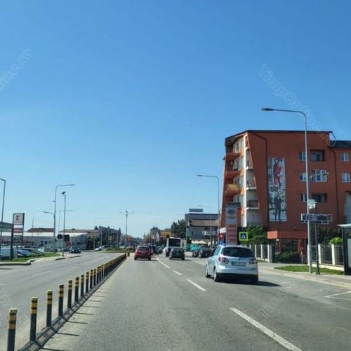 Primarul Gabriel Lazany asigură finanțarea pentru extinderea drumurilor din oraș, după finalizarea proiectării, urmând ca apoi să înceapă lucrările de construcție. Potrivit acestuia, s-au efectuat măsurătorile necesare pe diferite sectoare, cum ar fi strada Lucian Blaga – stația Lukoil Unirea și pasarela Gomar Lux. El menționează că, în cazul sectorului de la pasarela spre Petrom, unde există sens giratoriu, va fi construit un pasaj subteran, deoarece nu se putea largi drumul la patru benzi în acest loc.