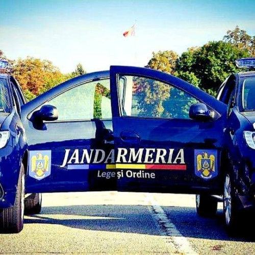 Jandarmi dambovițeni asigură ordinea la slujba de sfințire a bisericii din Ibrianu