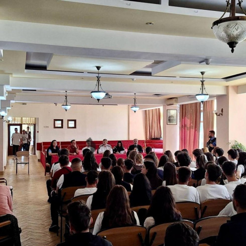 Activitate de prevenție pentru tinerii din Târgoviște în cadrul Seminarului Teologic Ortodox „Sf. Ioan Gura de Aur”