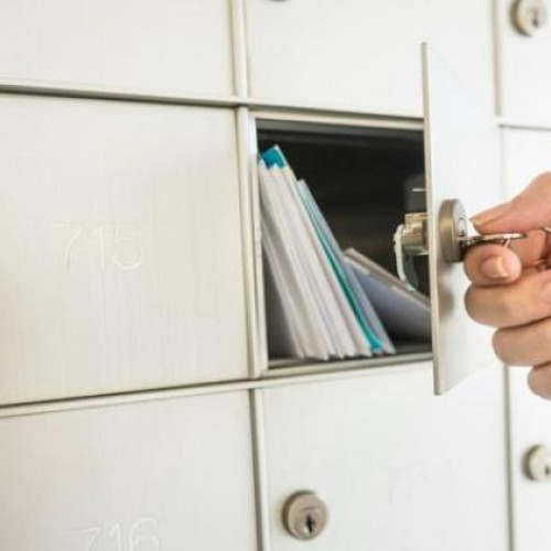 Peste 6.500 de firme și-au suspendat activitatea în primele patru luni ale anului 2025, potrivit datelor citate de stiridecluj.ro. Județul Cluj a ocupat locul al doilea în această statistică, fiind aproape de București, care înregistrează cele mai multe suspendări.